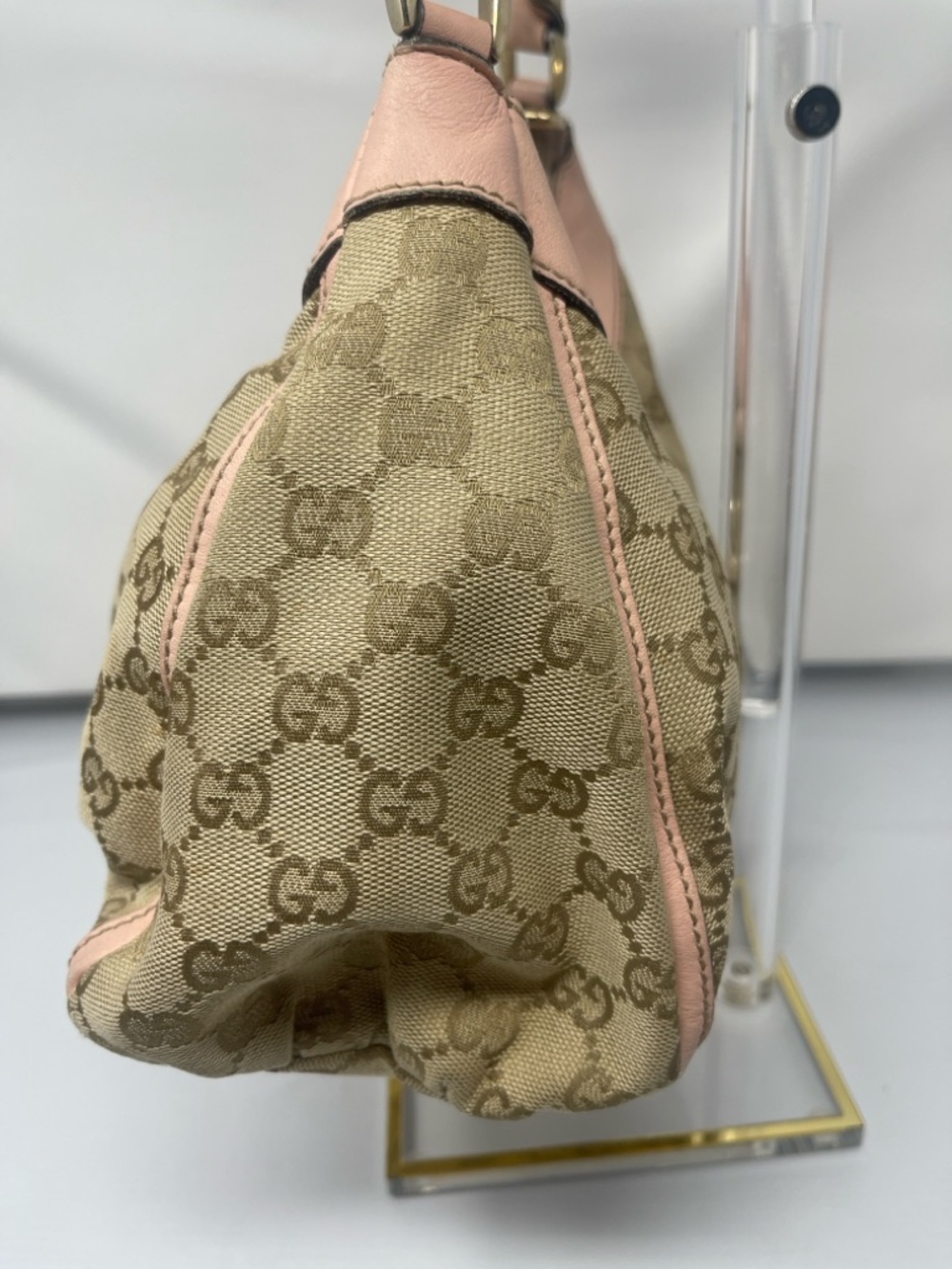 Gucci Beige Signature Canvas Shoulder Bag with Pink Trim - Picture 8 of 14